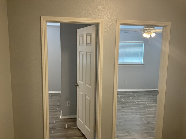 Building Photo - "Charming 3-Bedroom Haven in Selma with Granite Elegance!"