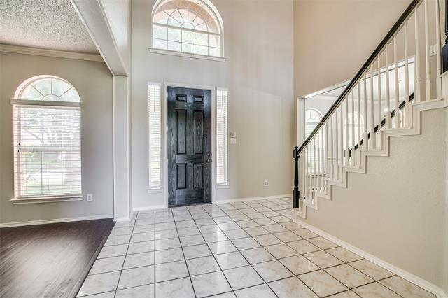Building Photo - 1520 Eaglepoint Dr