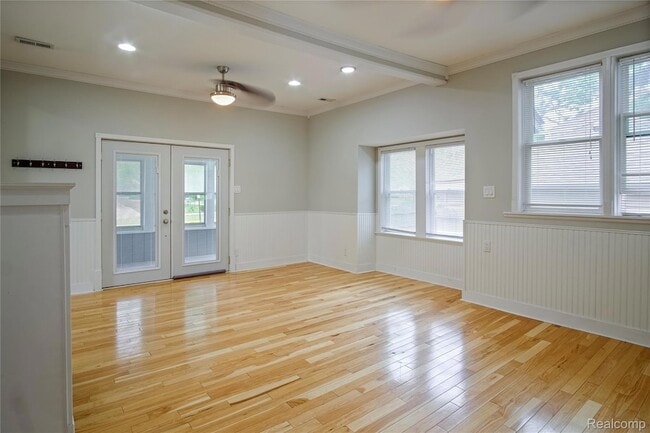 Building Photo - 206 N Troy St