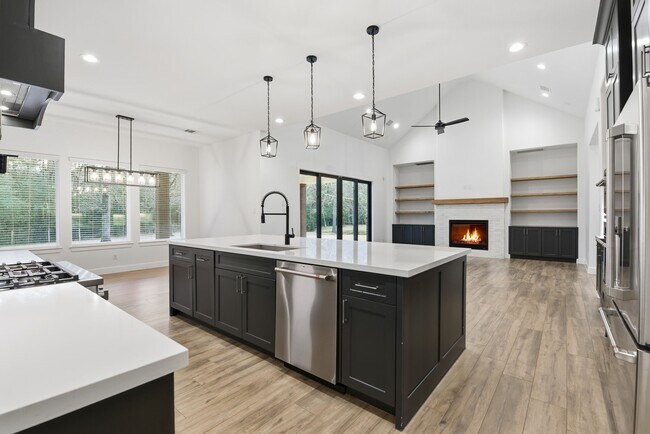 Building Photo - 19330 Veterans Rd