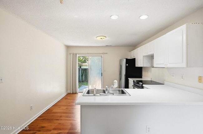 Building Photo - 118 Avondale Ave