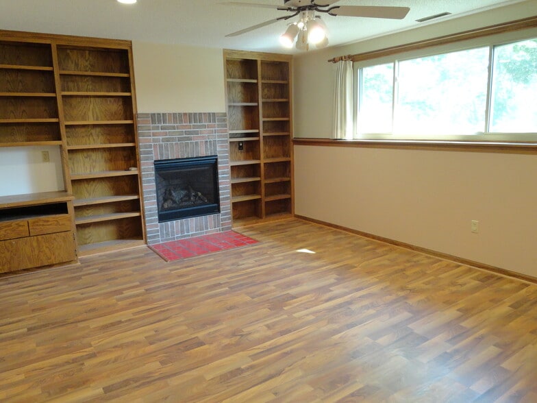 Building Photo - 503 24th Street SW