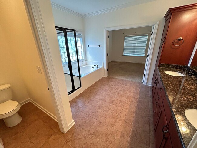 Building Photo - Beautiful 4Bed/2.5 Bath Home in Wren Creek!