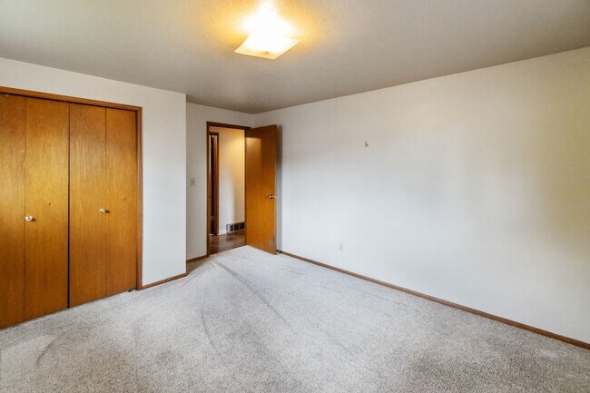 Building Photo - 1422 S Monroe St