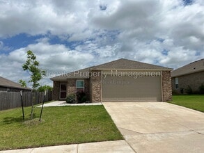 Building Photo - 1357 Dustin Dr