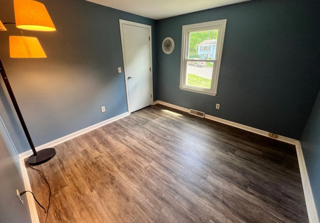 Building Photo - 257 Ellendale Cir