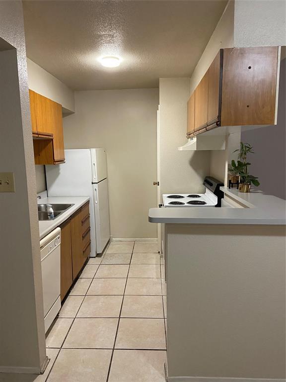 Building Photo - 10100 S Gessner Rd