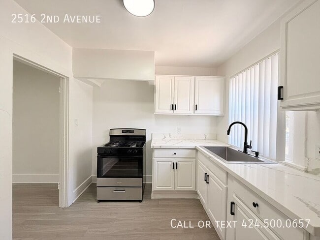 Building Photo - 2516 2nd Ave