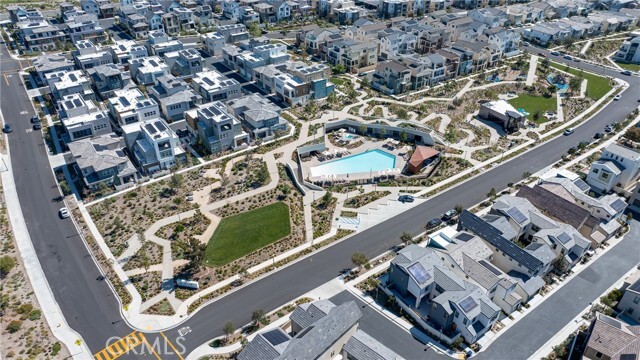 Building Photo - 130 Chorus