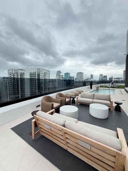 Building Photo - 225 N Miami Ave