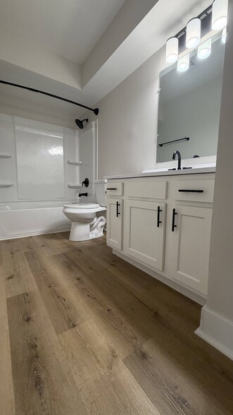 Building Photo - The Vale at Walnut Creek