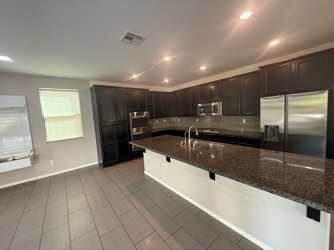 Building Photo - 24122 Village Cir Dr