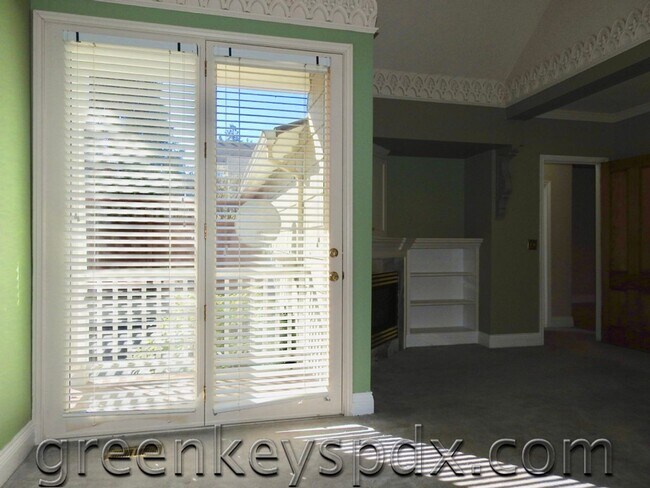 Building Photo - 10197-1136