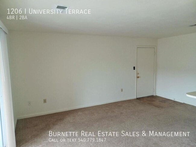 Building Photo - 1206 University Terrace