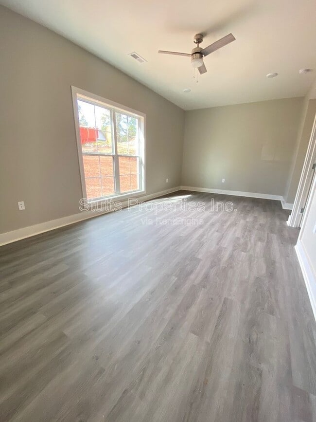 Building Photo - 213 Virginia Ave