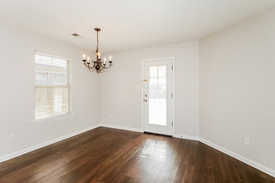 Building Photo - 9455 Darren Cir S