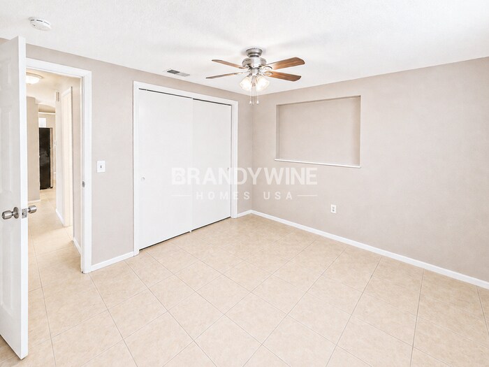 Building Photo - 10901 Queens Rd