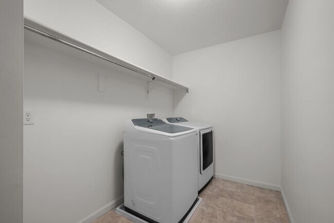 Building Photo - 1442 N 1130 E