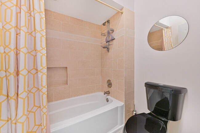 Building Photo - NOW AVAILABLE - Furnished Villa in Riverbend!
