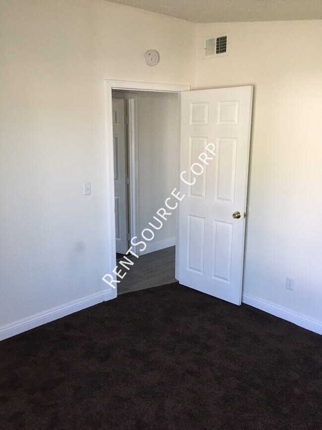 Building Photo - 44329 Gingham Ave