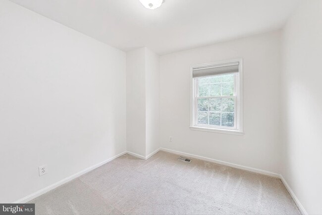 Building Photo - 1325 Chetworth Ct