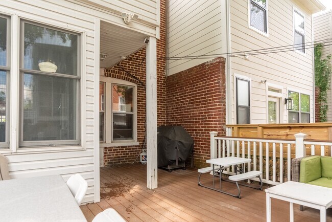 Building Photo - 1425 Webster St NW