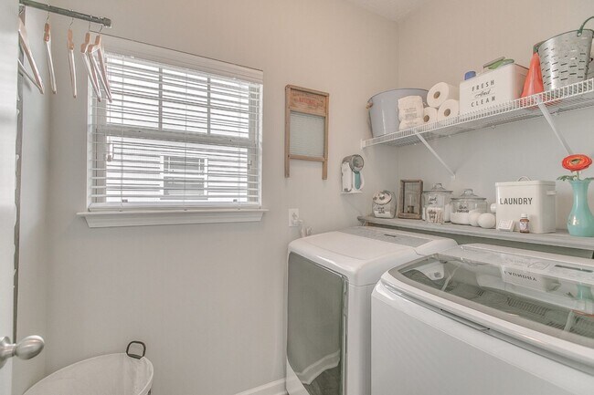 Building Photo - Lovely rental home in Murfreesboro!