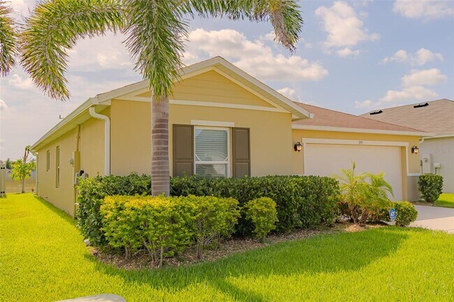 Building Photo - 275 Lake Lucerne Way