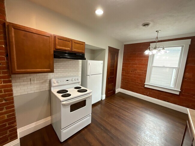 Building Photo - 2082 West 95th Street