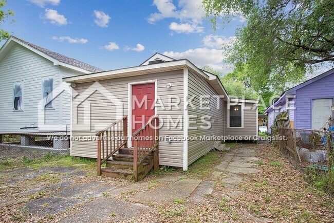 Building Photo - 2757 Lavender St