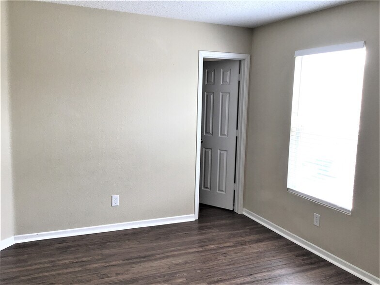 Building Photo - 12671 Republic Dr