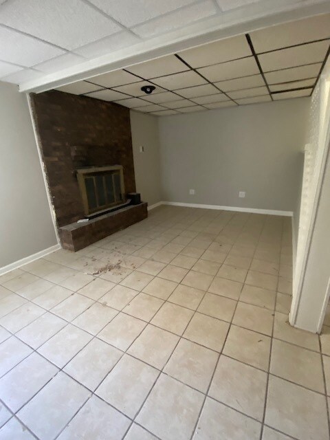 Building Photo - 201 E Rose St