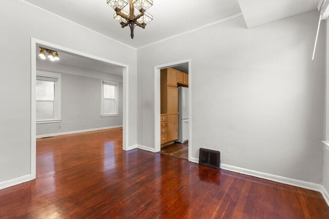 Building Photo - 4927 S Corbett Ave