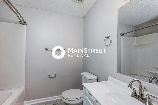 Building Photo - 3 Bedroom Pet-Friendly Home in Louisville,...