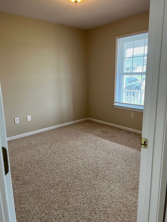 Primary Photo - Available Now