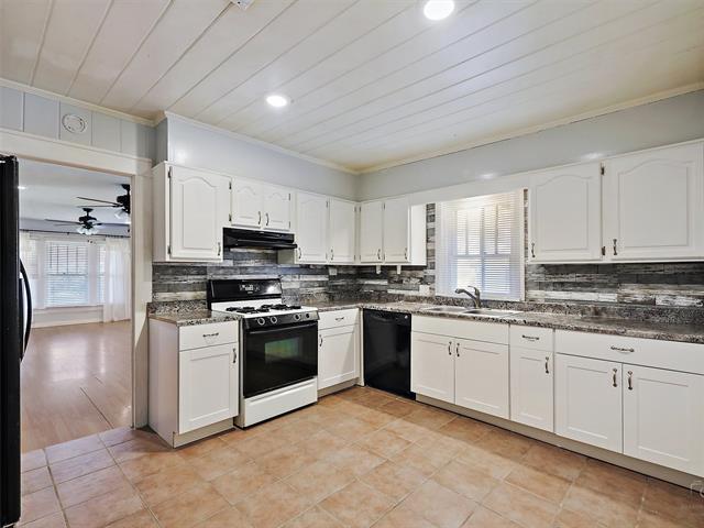 Building Photo - 105 E Hunt St