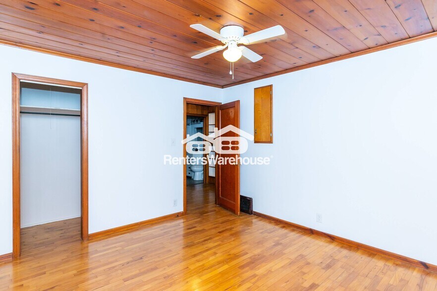 Building Photo - 5531 NW Venetian Dr