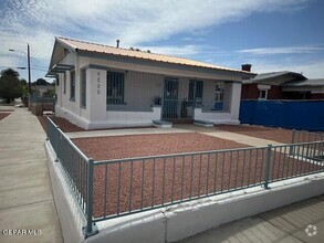 Building Photo - 4222 Pershing Dr