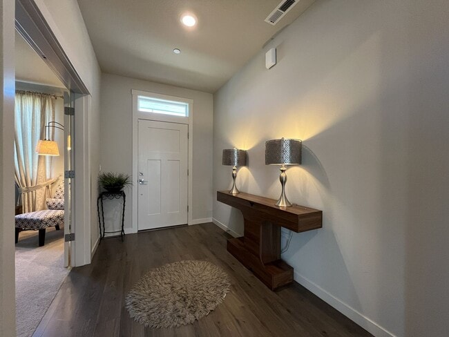 Building Photo - Spacious 5BR Home Near Mountainside High School with Loft, Balcony & Large Kitchen