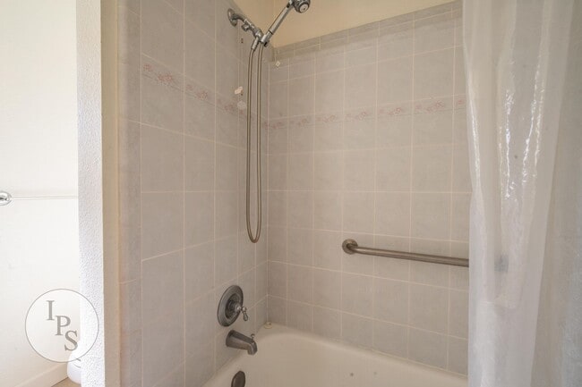 Building Photo - N.E. Fresno Home, 3BR/2BA, Blt 1988, POOL + Living & Family Rooms - Lots of Amenities!