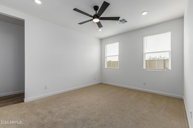 Building Photo - 6949 W Buckhorn Trail