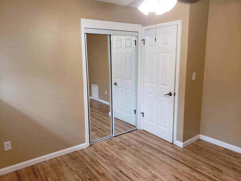 Upstairs Bedroom 3 - 1324 W 4th St