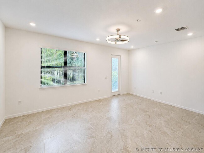 Building Photo - 4333 Efendi Dr