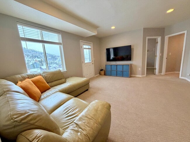 Building Photo - 104 Deer Trail Dr