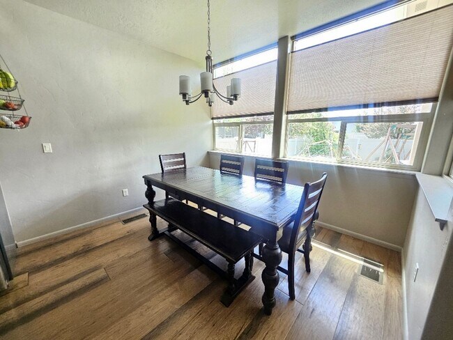 Building Photo - Beautiful Boise Home