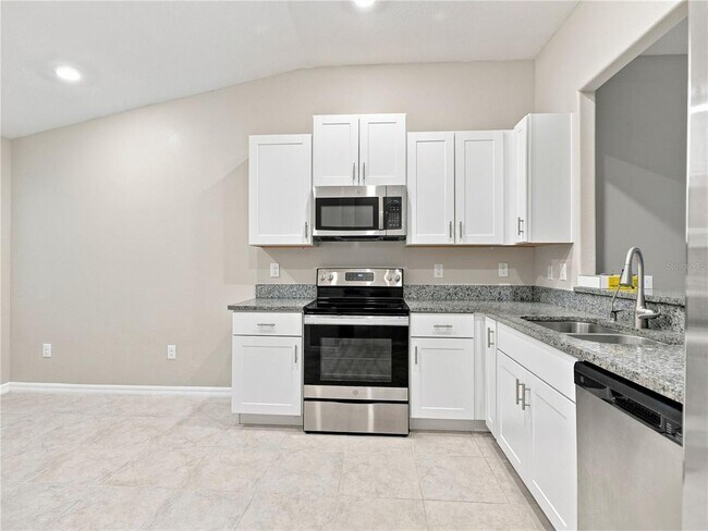 Building Photo - 13432 Crest Lake Dr