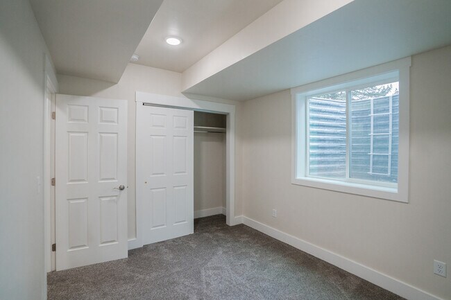 Building Photo - 544 K St