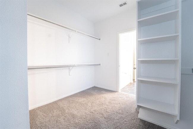 Building Photo - 2741 Sunlight Dr