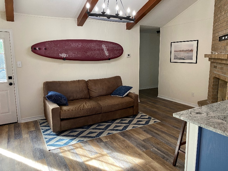 Building Photo - 1413 Windcrest St