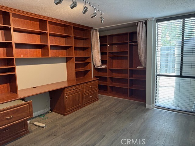 Building Photo - 4239 Vía Arbolada